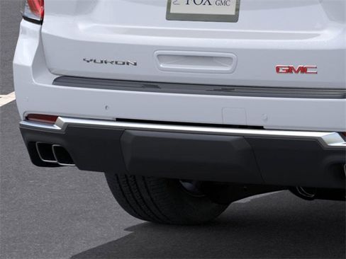 New 2026 GMC Yukon XL Denali w/ Denali Reserve Package image 14