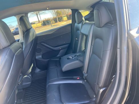 Used 2021 Tesla Model Y Long Range image 14