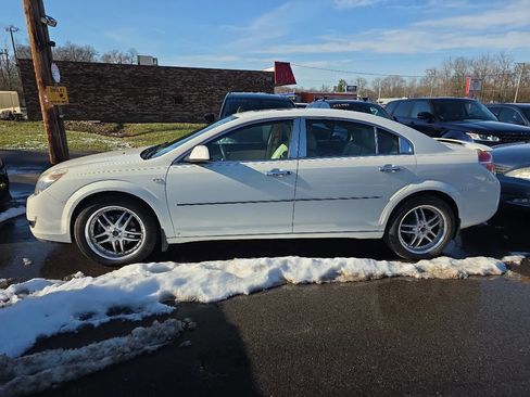 Used 2008 Saturn Aura XR w/ Premium Trim Package image 2