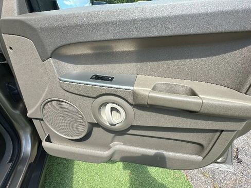 Used 2006 Jeep Commander 4WD image 21