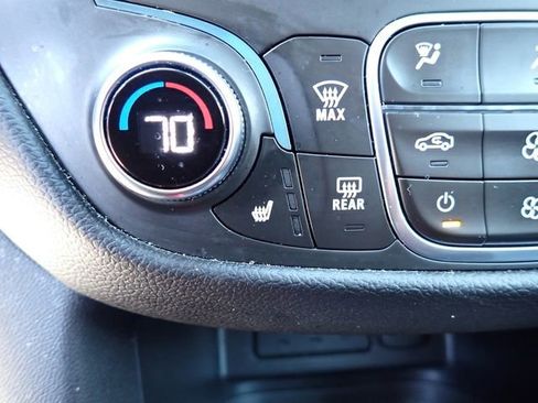 Used 2022 Chevrolet Equinox LT image 25