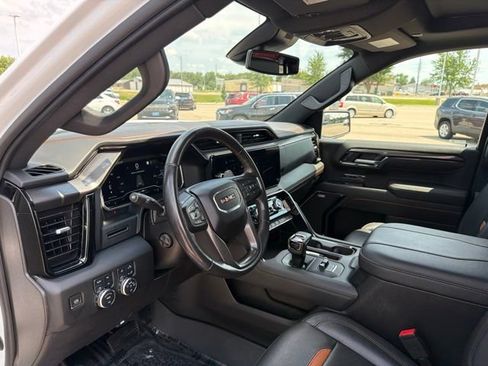Used 2023 GMC Sierra 1500 AT4 w/ AT4 Premium Package AWD/4WD image 11