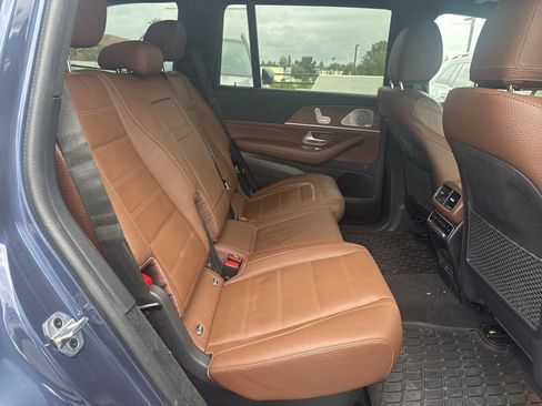 Used 2024 Mercedes-Benz GLS 450 4MATIC image 6