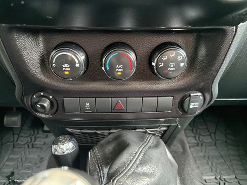 Used 2018 Jeep Wrangler Sport AWD/4WD image 20