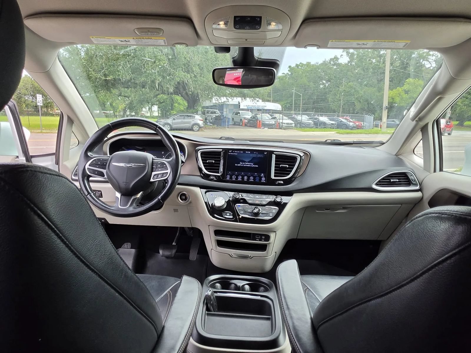 Used 2018 Chrysler Pacifica Touring-L w/ Advanced Safetytec Group FWD image 12