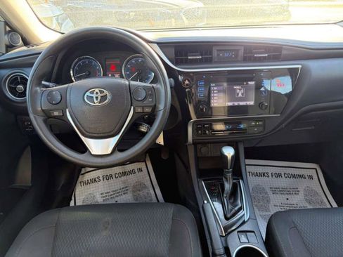 Used 2018 Toyota Corolla LE FWD image 8