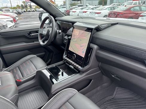 Used 2025 GMC Yukon AT4 Ultimate image 23