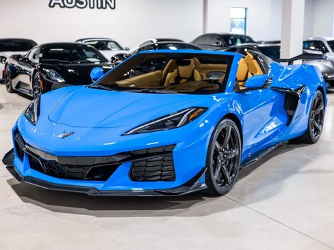 Used 2023 Chevrolet Corvette Z06 RWD image 12