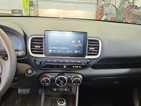 Used 2026 Hyundai Venue SEL FWD image 14