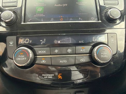 Used 2019 Nissan Rogue SV w/ Sun & Sound Touring Package AWD/4WD image 27