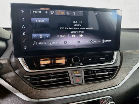 Used 2025 Nissan Altima 2.5 SL FWD image 19