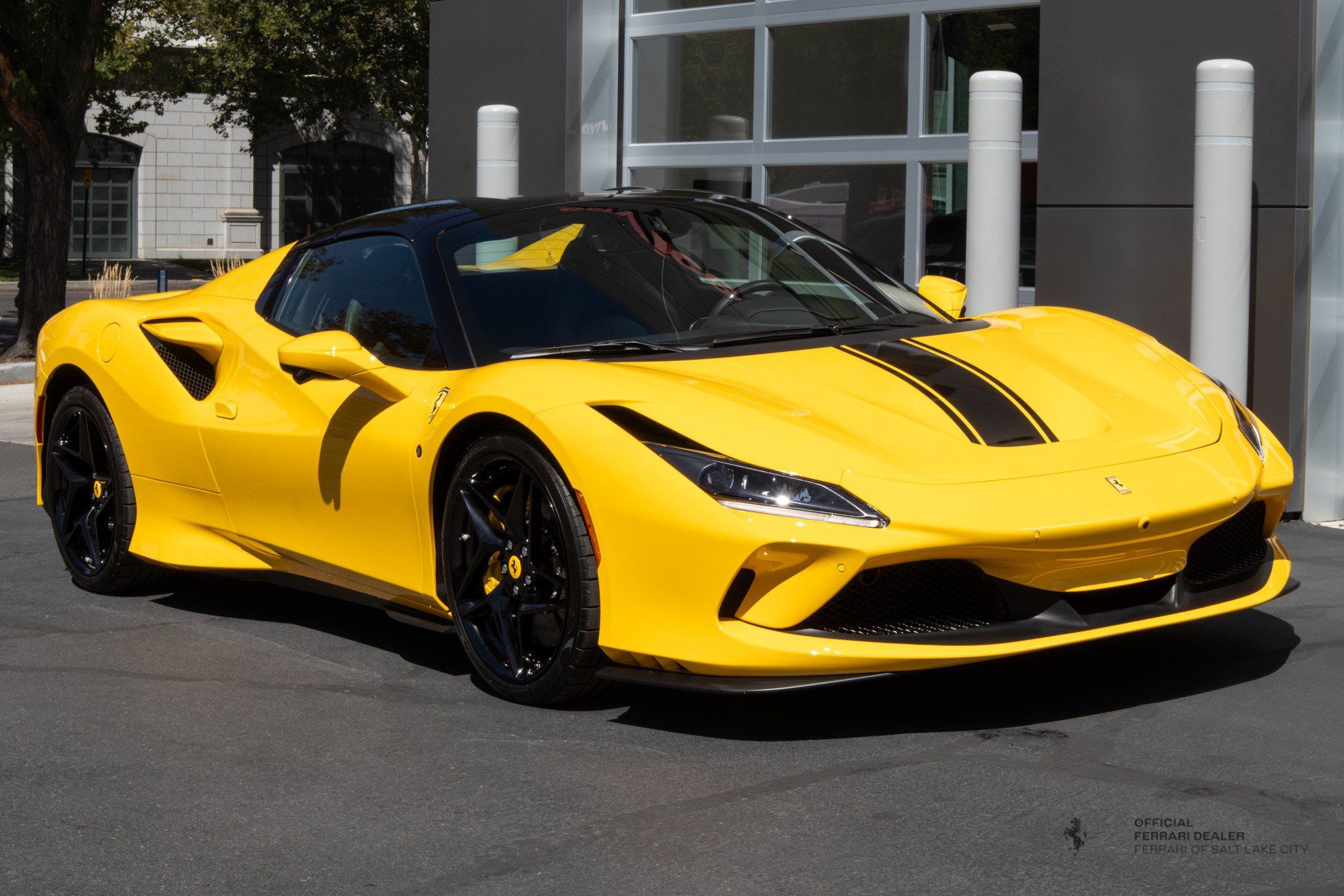 Used 2021 Ferrari F8 Tributo RWD image 9