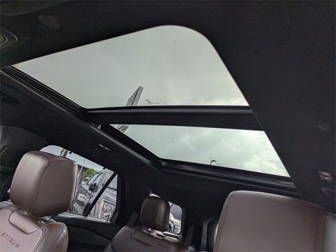 Used 2022 Ford Explorer Platinum w/ Technology Package image 25