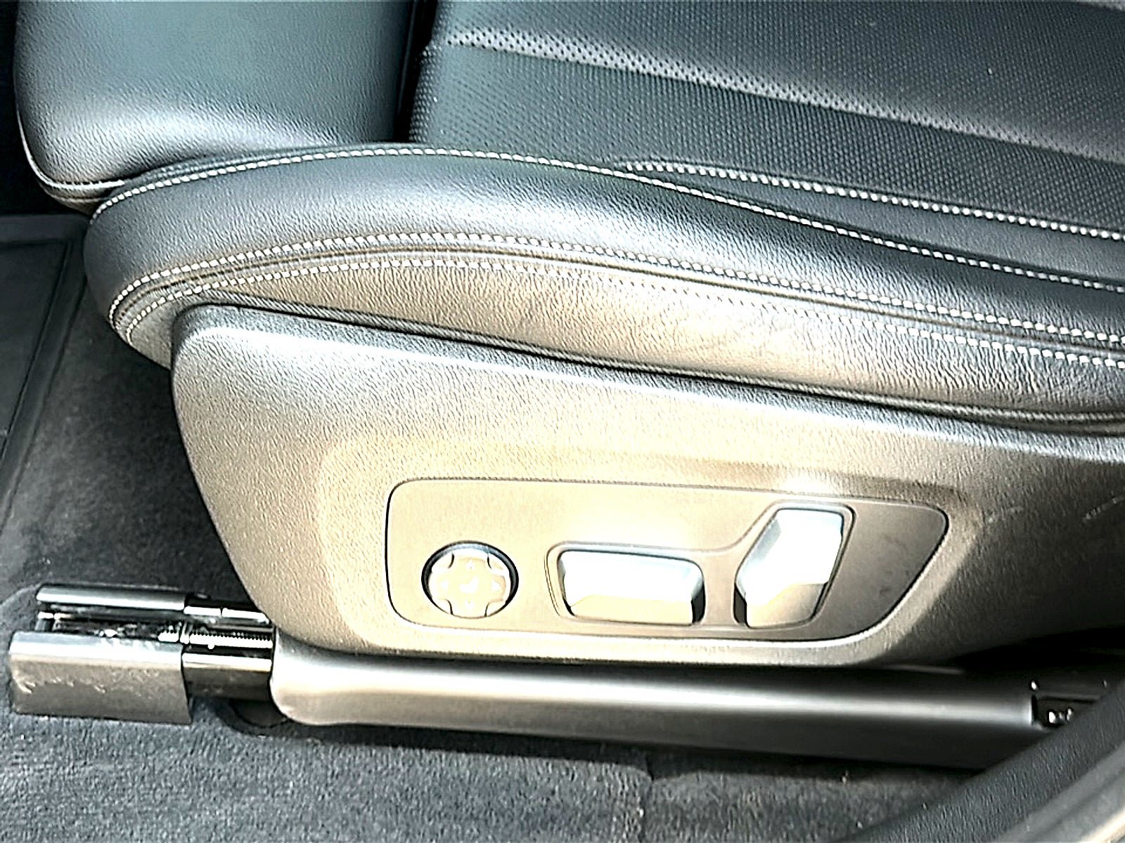 Used 2024 BMW X3 sDrive30i w/ Premium Package RWD image 15
