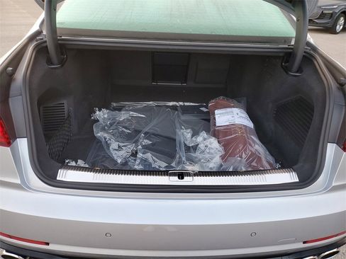 New 2025 Audi S8 4.0T image 17