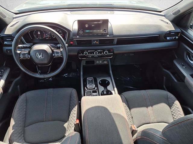 Used 2025 Honda Pilot Sport image 17