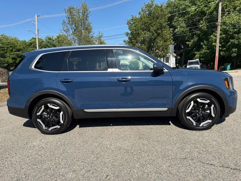 Certified 2024 Kia Telluride EX w/ EX Captain's Chair Package AWD/4WD image 7