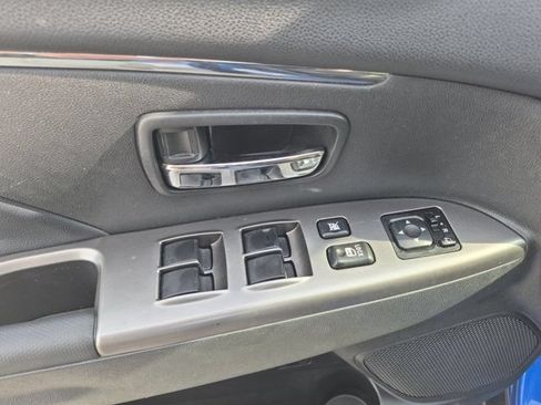 Used 2025 Mitsubishi Outlander Sport SE AWD/4WD image 13