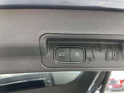 Certified 2020 Ford Explorer Limited image 35