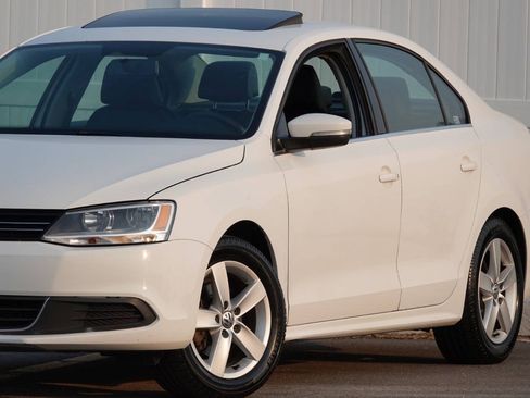 Used 2014 Volkswagen Jetta TDI FWD image 3