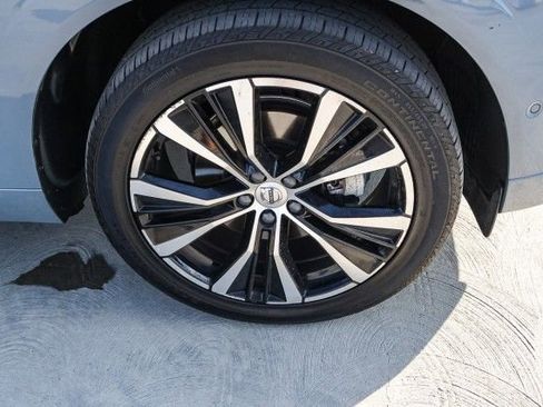 Used 2023 Volvo XC60 B5 Plus w/ Protection Package Premier image 10