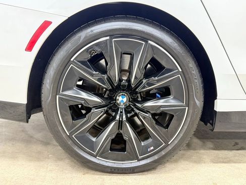 Used 2024 BMW 760i xDrive w/ Premium Package AWD/4WD image 23