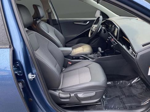 Certified 2024 Kia Niro EX image 33