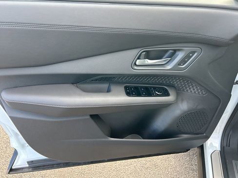 New 2024 Nissan Ariya AWD image 12