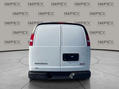 Used 2023 GMC Savana 2500 RWD image 4