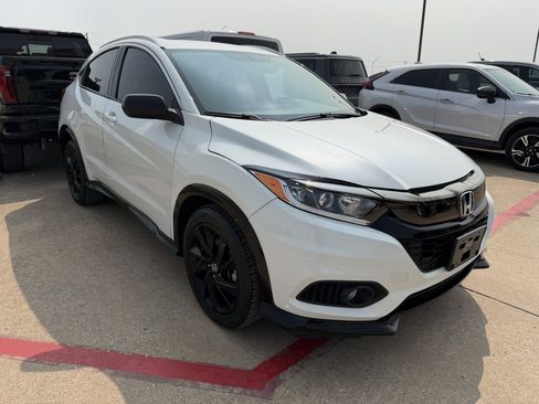 Used 2022 Honda HR-V Sport image 4