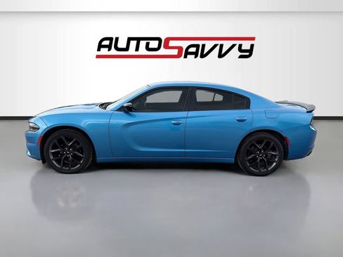 Used 2019 Dodge Charger SXT w/ Blacktop Package RWD image 4