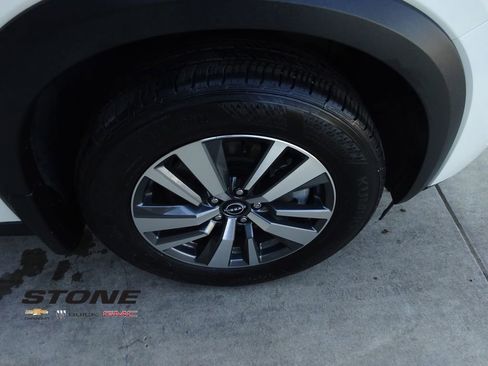 Used 2024 Nissan Pathfinder SL image 10