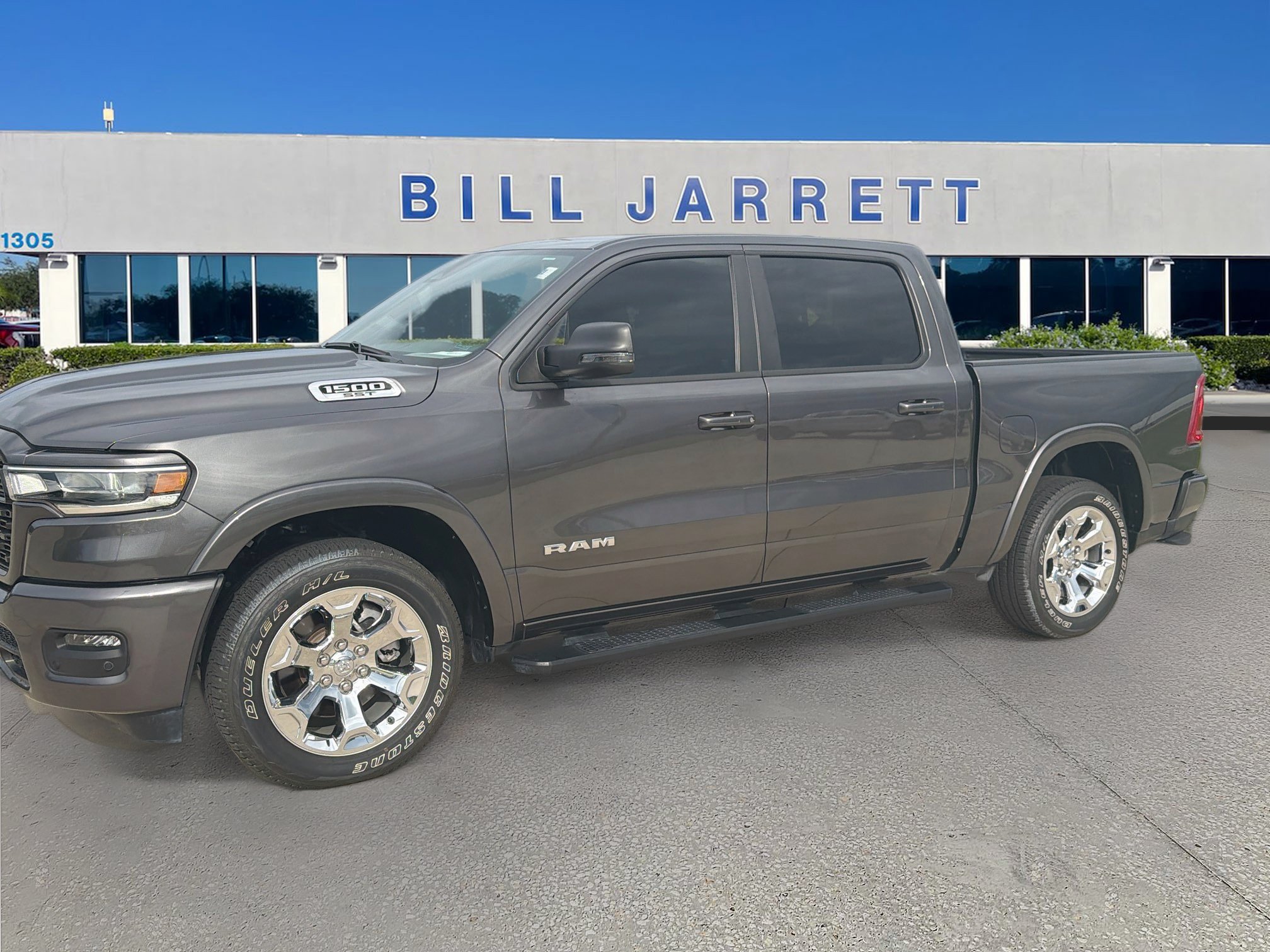 Used 2025 RAM 1500 Big Horn AWD/4WD image 3
