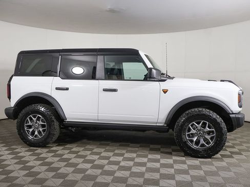 Used 2025 Ford Bronco Badlands AWD/4WD image 14