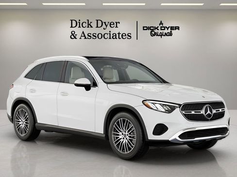 Used 2026 Mercedes-Benz GLC 300 image 37