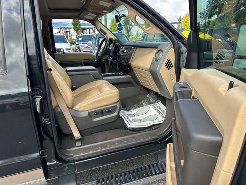 Used 2011 Ford F250 Lariat w/ Lariat Interior Pkg image 15