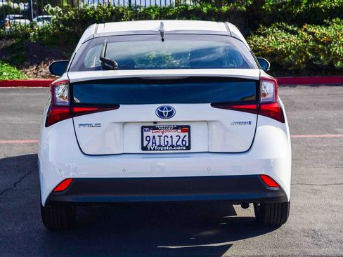 Certified 2022 Toyota Prius LE image 6