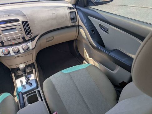 Used 2010 Hyundai Elantra GLS FWD image 16