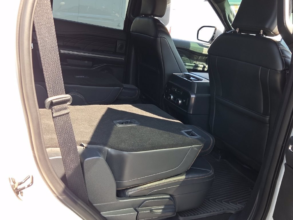 Used 2024 Ford Expedition Platinum AWD/4WD image 22