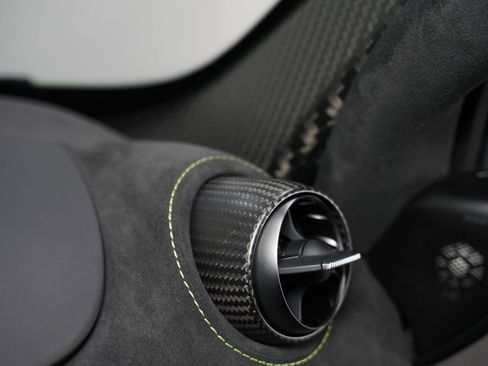 Used 2024 McLaren 750S Spider RWD image 34