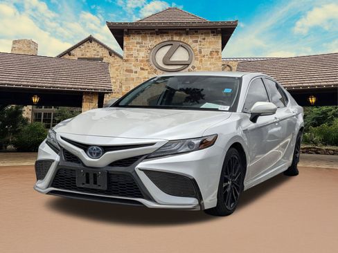 Used 2021 Toyota Camry XSE w/ Cold Weather Package FWD image 14