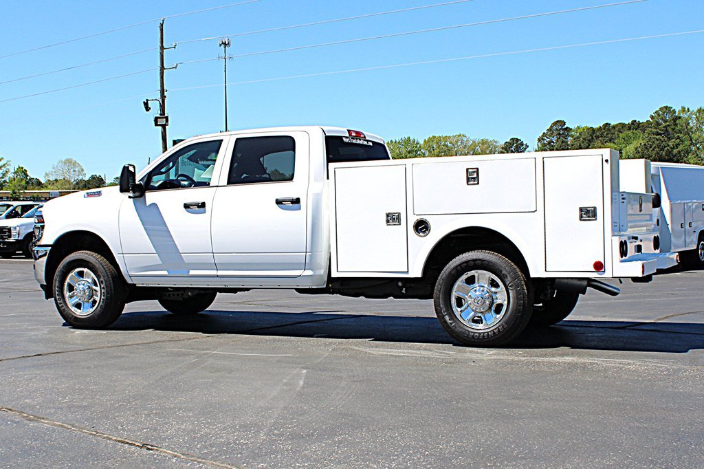 Used 2026 RAM 3500 Tradesman w/ Chrome Appearance Group A AWD/4WD image 5