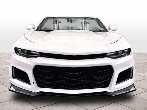 Used 2022 Chevrolet Camaro LT RWD image 3