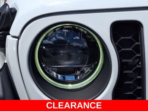 Used 2023 Jeep Wrangler Unlimited Rubicon w/ LED Lighting Group AWD/4WD image 9
