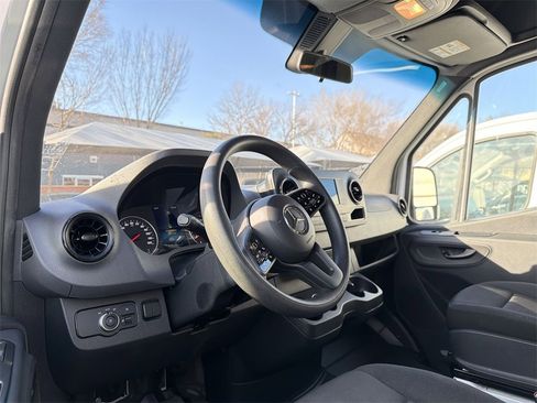 Used 2024 Mercedes-Benz Sprinter 2500 image 6