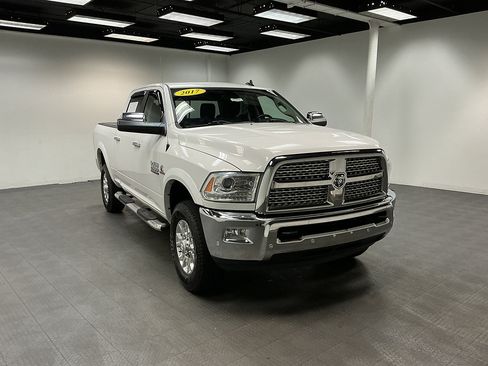 Used 2017 RAM 2500 Laramie AWD/4WD image 7