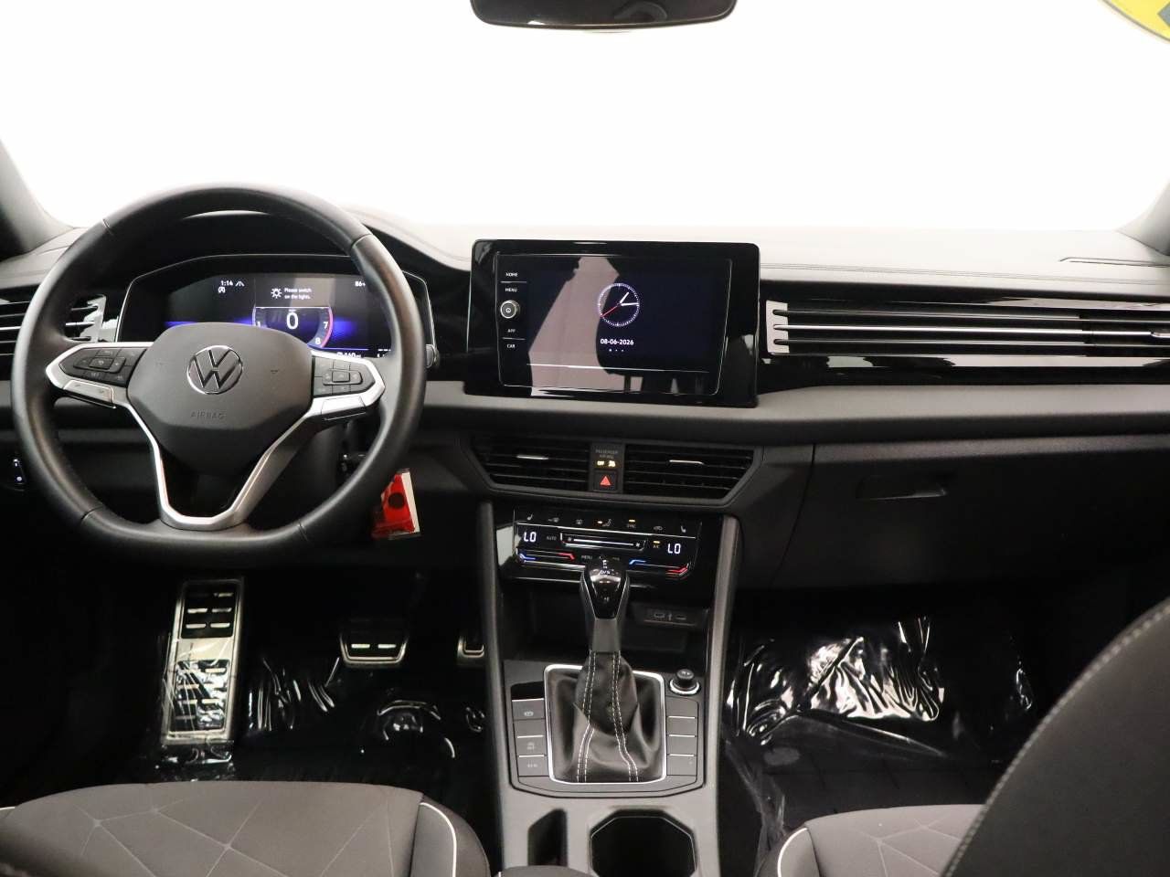 Certified 2025 Volkswagen Jetta Sport FWD image 14