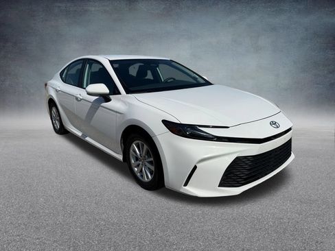 Used 2025 Toyota Camry LE FWD image 3
