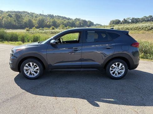 Used 2020 Hyundai Tucson SE image 2