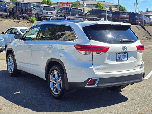 Used 2017 Toyota Highlander Limited AWD/4WD image 5